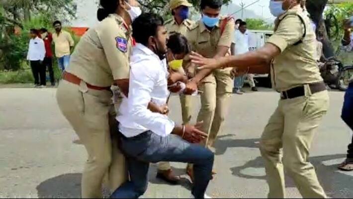 BJP Leaders Protest At Rajanna Sircilla Collectorate BJP Leaders Protest At Rajanna Sircilla Collectorate