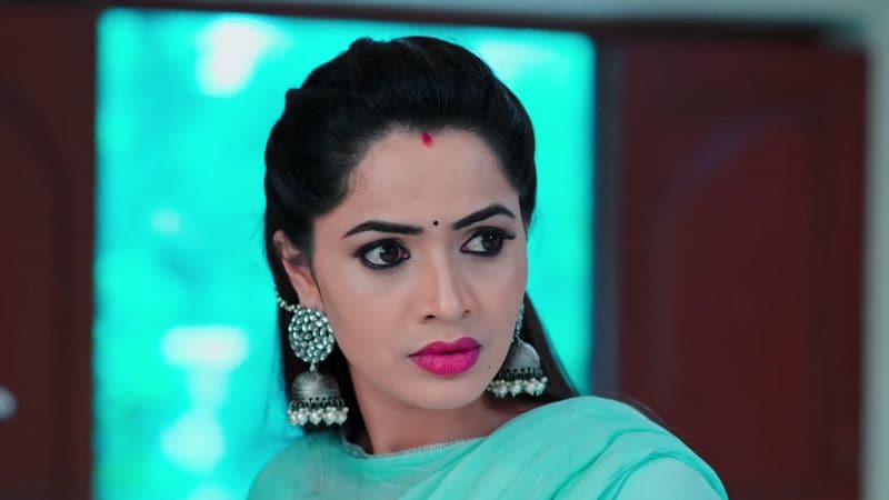 Deepa finds herself in a fix in todays Karthika deepam serial episode