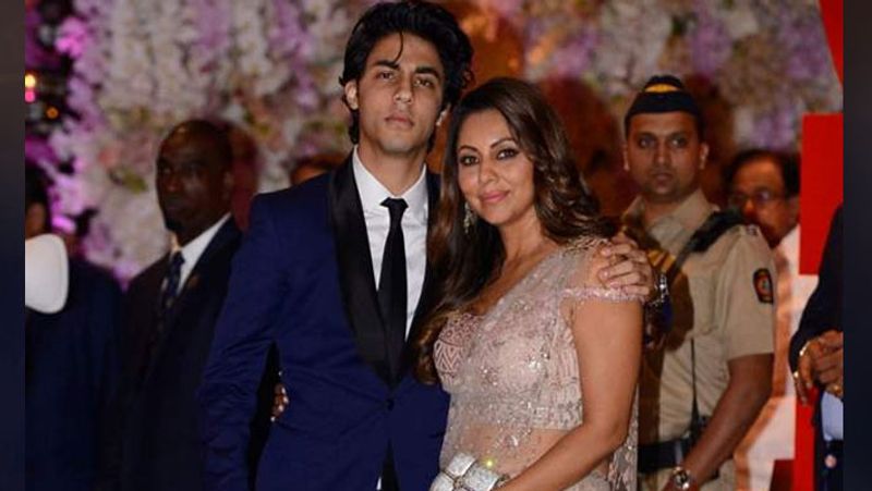 aryan khan drug case, shahrukh khan gave his bodyguard to son KPJ