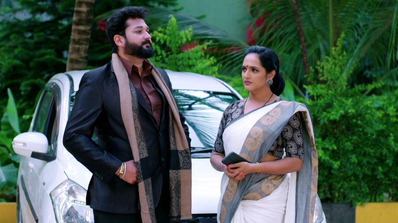 Rishi targets vasudhara in todays guppedantha manasu serial episode