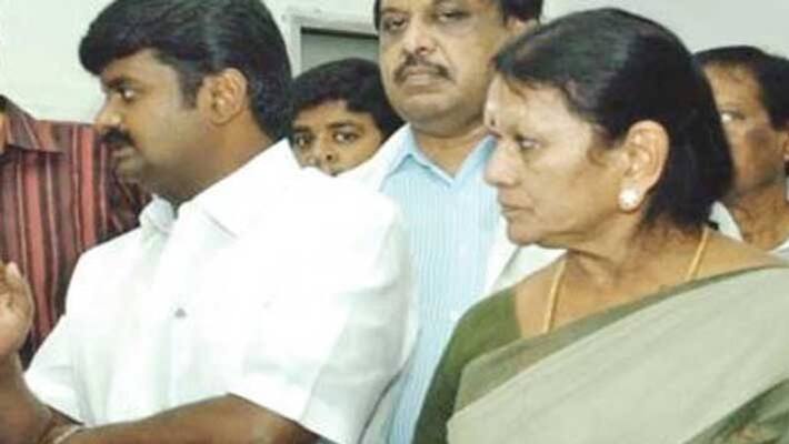 Former AAIDMk minister saroja absconding Former AAIDMk minister saroja absconding
