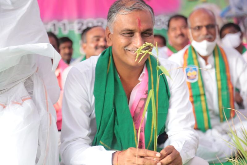 TRS Dharna: Minister Harish Rao Participated Dharna at Siddipet