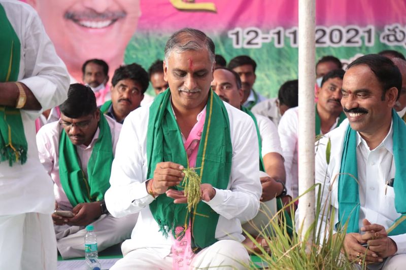 TRS Dharna: Minister Harish Rao Participated Dharna at Siddipet