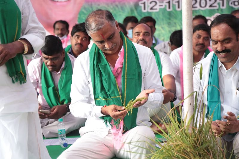 TRS Dharna: Minister Harish Rao Participated Dharna at Siddipet
