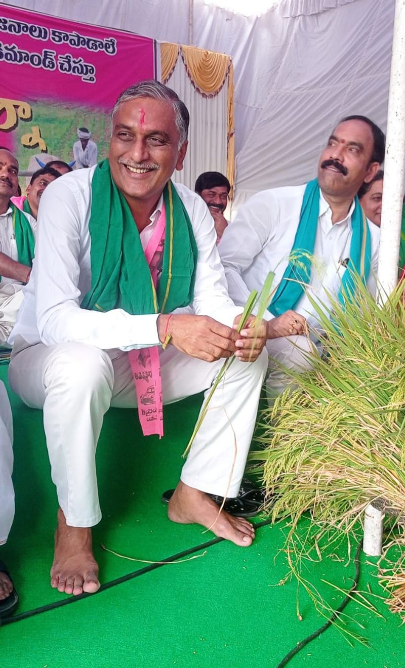 TRS Dharna: Minister Harish Rao Participated Dharna at Siddipet