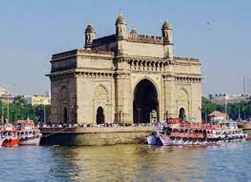 Travellers must visit this places in mumbai know full details are here