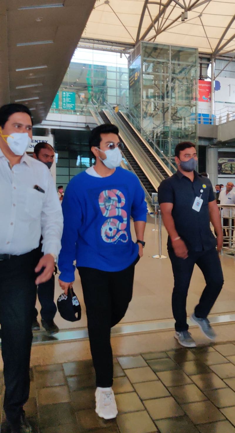 ram charan stylish look in blue t shirt cost trending