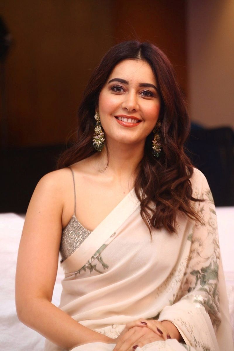 raashi khanna hotness over loaded in saree hot pics just mind blow
