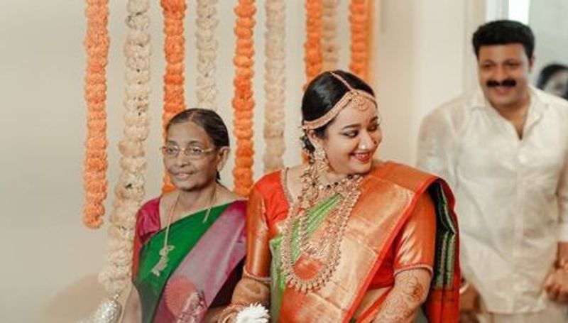 vijay tv serial actress chandra lakshmanan marriage photos