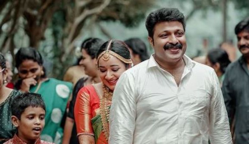 vijay tv serial actress chandra lakshmanan marriage photos