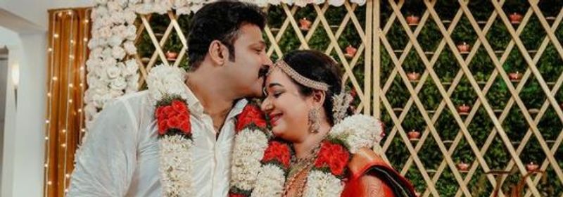 vijay tv serial actress chandra lakshmanan marriage photos