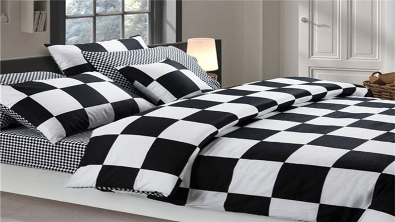 Relationship Tips: bedroom vastu tips, Never Keep these 6 things in your bedroom dva