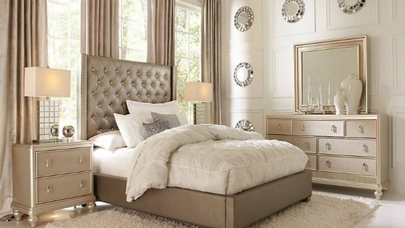 Relationship Tips: bedroom vastu tips, Never Keep these 6 things in your bedroom dva
