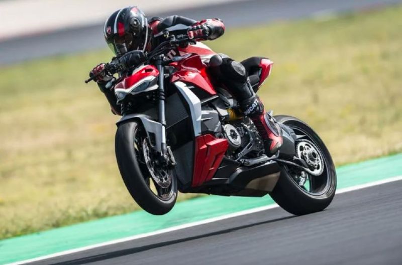 Ducati unveils new Streetfighter V2, a powerful bike with an attractive look