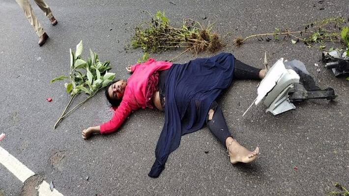 newly married woman died in a road accident in vishakapatnam newly married woman died in a road accident in vishakapatnam