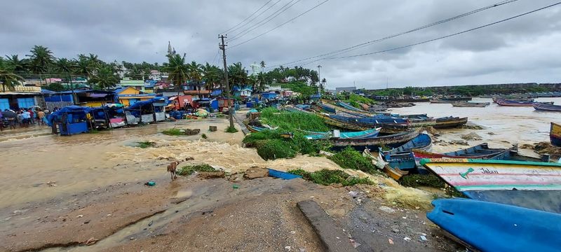 Rain Updates two day alert in Kerala train canceled