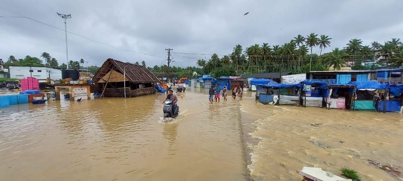 Rain Updates two day alert in Kerala train canceled