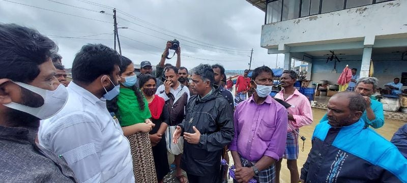 Rain Updates two day alert in Kerala train canceled