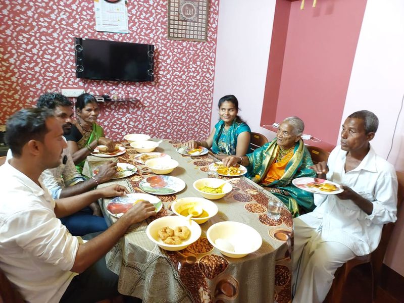 Padma Shri awardee Tulasi Gowda visits Harekala Hajabba School mangaluru mah