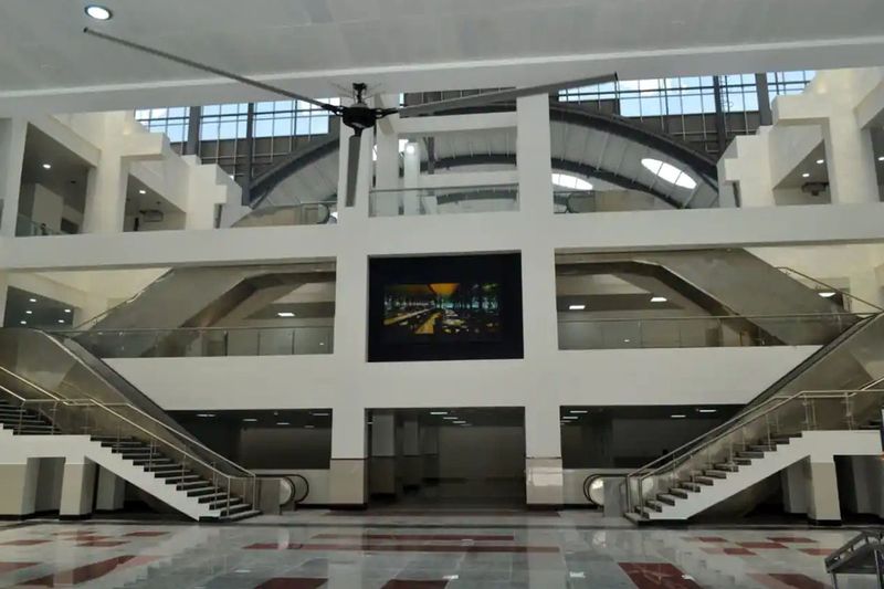 madhya pradesh, bhopal, habibganj railway station better facility than Mumbai, Delhi, pune, Bengaluru PM narendra Modi inaugurate on november 15 stb