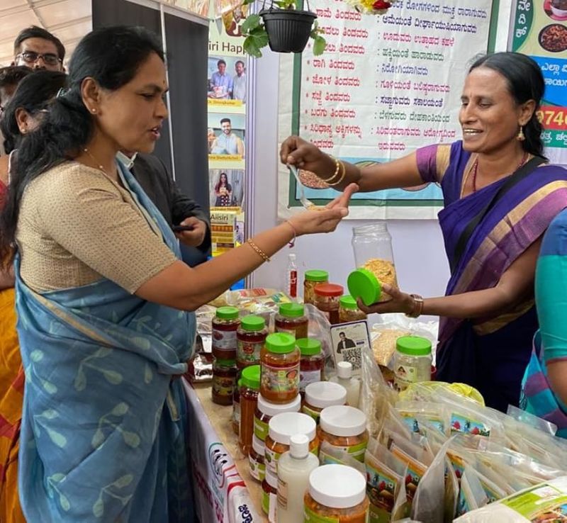 Minister Shobha Karandlaje Visits krishi mela 2021 at Bengaluru rbj