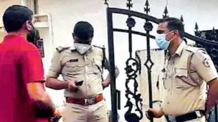 Kanhangad looted gold and money during the day Suspicion of quotation attack Kanhangad looted gold and money during the day Suspicion of quotation attack
