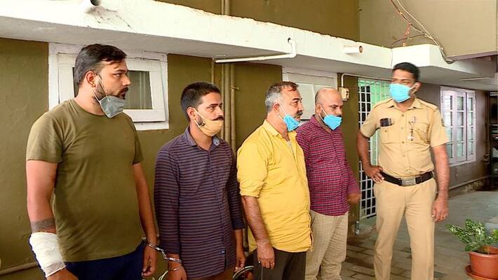 Large ATM fraudsters nabbed in Thrissur 104 ATM cards of various banks in hand Large ATM fraudsters nabbed in Thrissur 104 ATM cards of various banks in hand