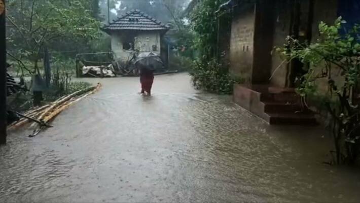 very heavy rain fall alert in kerala , red alert in ernakulam,trissur and idukki very heavy rain fall alert in kerala , red alert in ernakulam,trissur and idukki