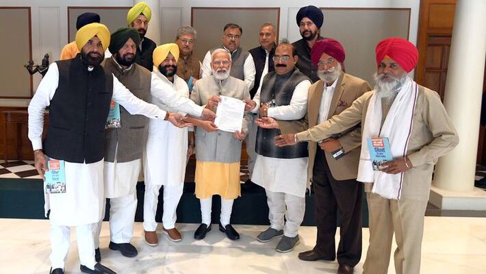 BJP delegation met PM Modi to reopen Kartarpur Sahib Corridor, SGPC Chief Bibi Jagir Kaur, SAD leader Harsimrat Badal, Navjot Sidhu also pressed for similar demand DVG BJP delegation met PM Modi to reopen Kartarpur Sahib Corridor, SGPC Chief Bibi Jagir Kaur, SAD leader Harsimrat Badal, Navjot Sidhu also pressed for similar demand DVG