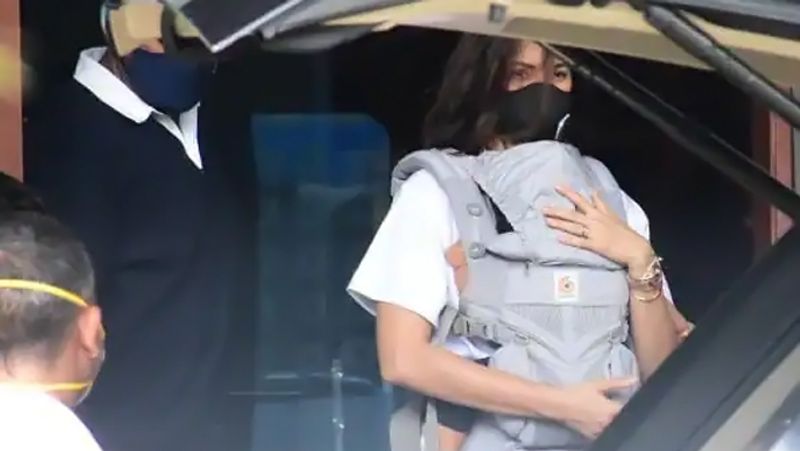 Virat kohli anushka Sharma returned to india with daughter Vamika kpg