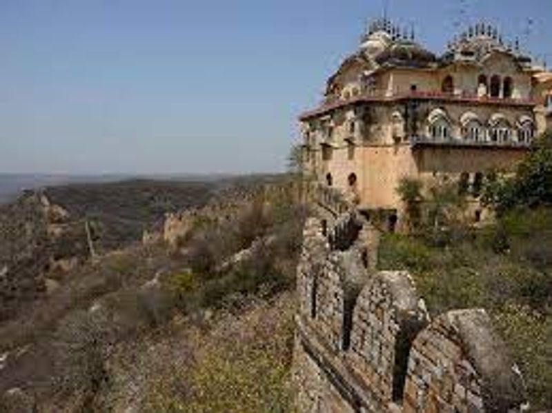 Travellers must visit this places in rajasthan alwar full details are here