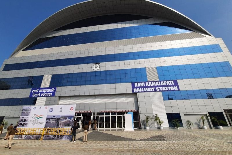 PM Modi will inaugurate the world class station Rani Kamalapati Railway Station pwt