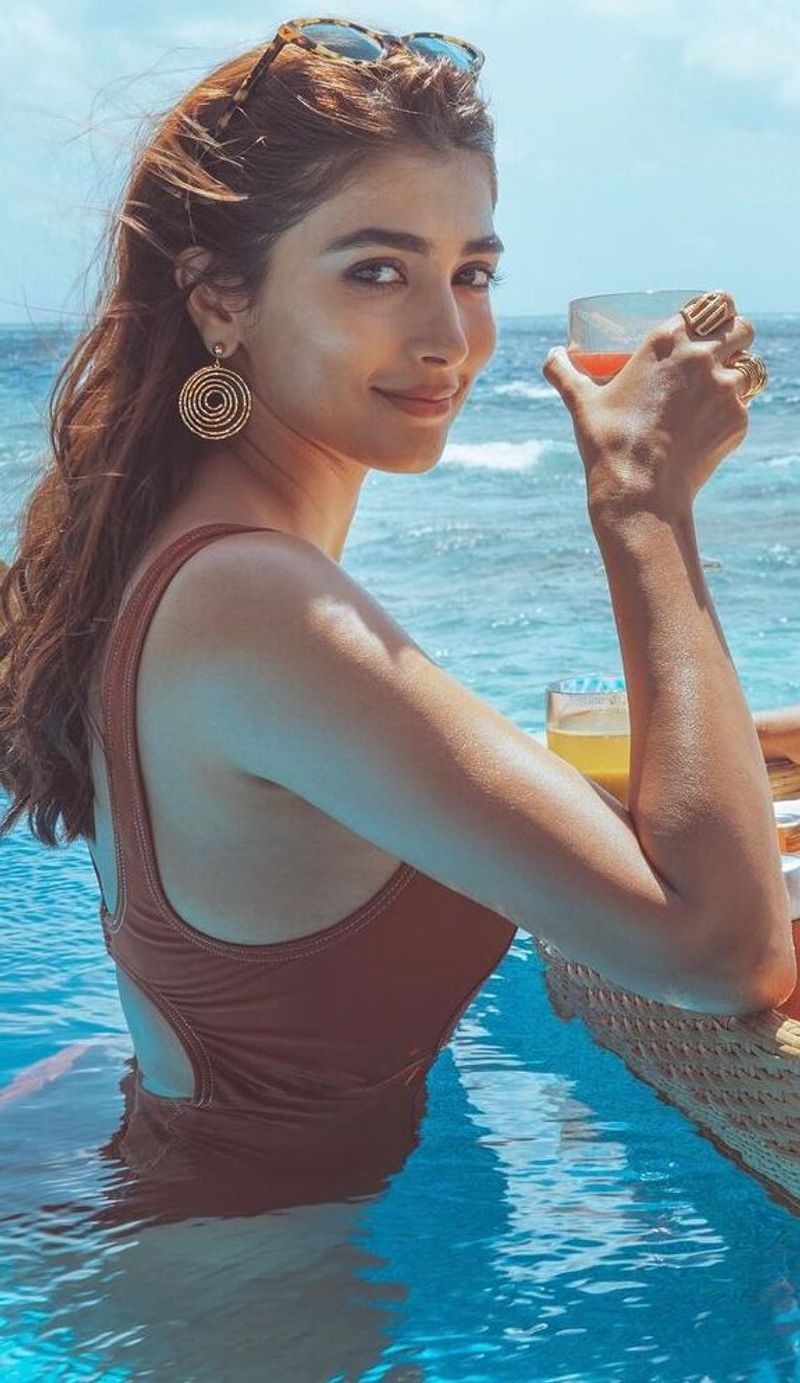 heroin pooja hegde enjoys her vacation in maldives shares pictures