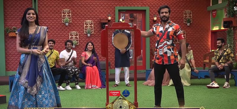bigg boss telugu 5 jessy got eliminated and carries love message from shanmukh to deepthi sunaina
