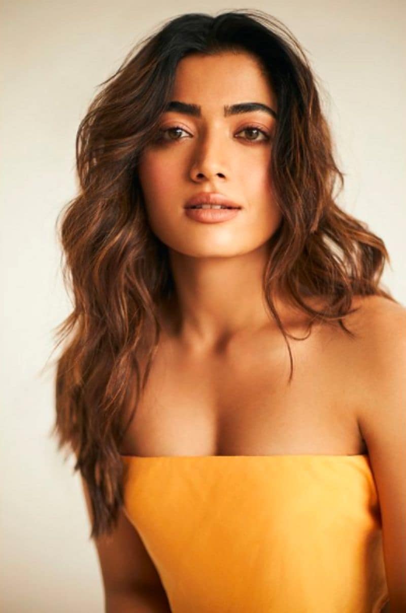 South Actress Rashmika Mandanna says Do not show off your body on social media dpl