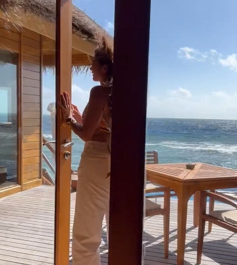 Alluring PoojaHegde Enjoying her Vacay Mode in Maldives hot photos