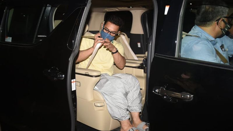 Aamir Khan spotted outside first wife Reena Duttas house