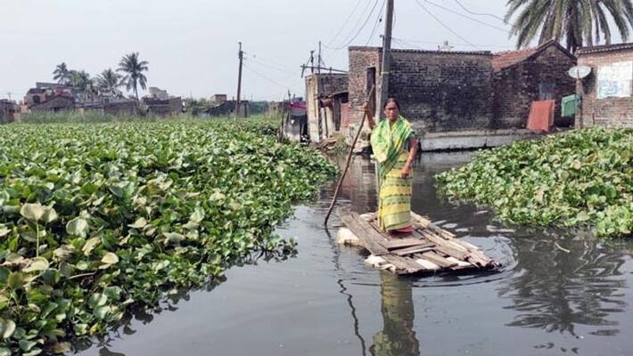 water logging in Kona Naskar Para in howrah causing big pain for locals water logging in Kona Naskar Para in howrah causing big pain for locals