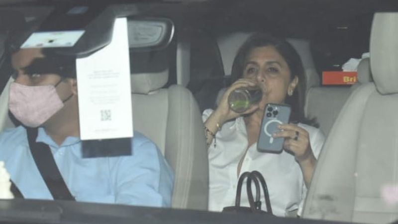 neelam kothari father prayer meet, neetu singh ekta kapoor and these bollywood celebs attend KPJ