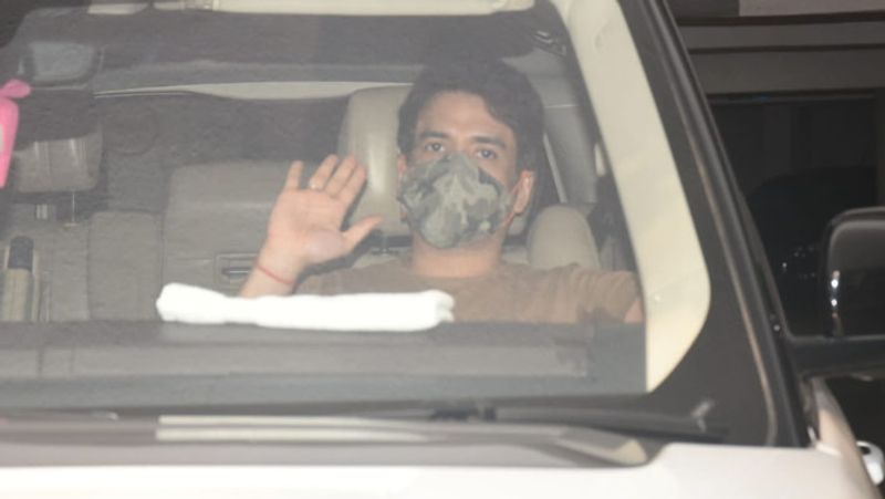 neelam kothari father prayer meet, neetu singh ekta kapoor and these bollywood celebs attend KPJ