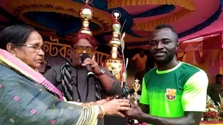 Distribution of mangroves in the hands of footballers to save the Sundarbans bpsb Distribution of mangroves in the hands of footballers to save the Sundarbans bpsb
