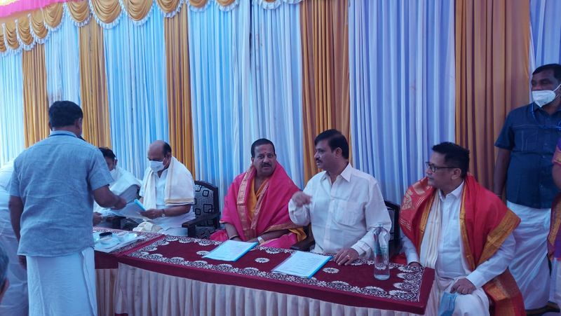 CM Basavaraj Bommai Visits Tirupathi Temple snr