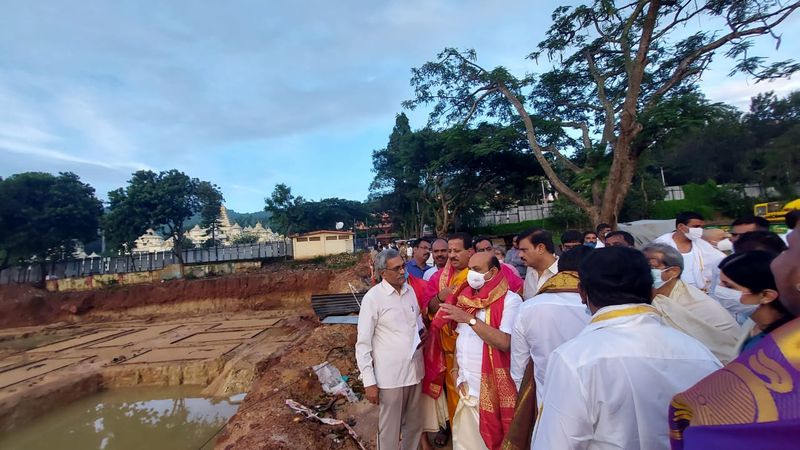 CM Basavaraj Bommai Visits Tirupathi Temple snr