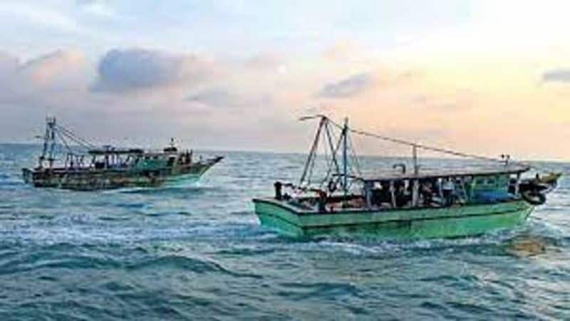 12 tn fishermans released from yarlpanam jail