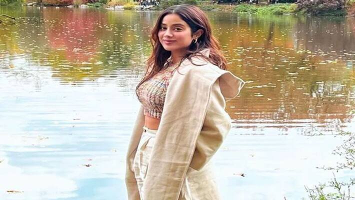 Janhvi Kapoor takes over 'NYC for a minute' & her stunning photos will evoke wanderlust in you Janhvi Kapoor takes over 'NYC for a minute' & her stunning photos will evoke wanderlust in you
