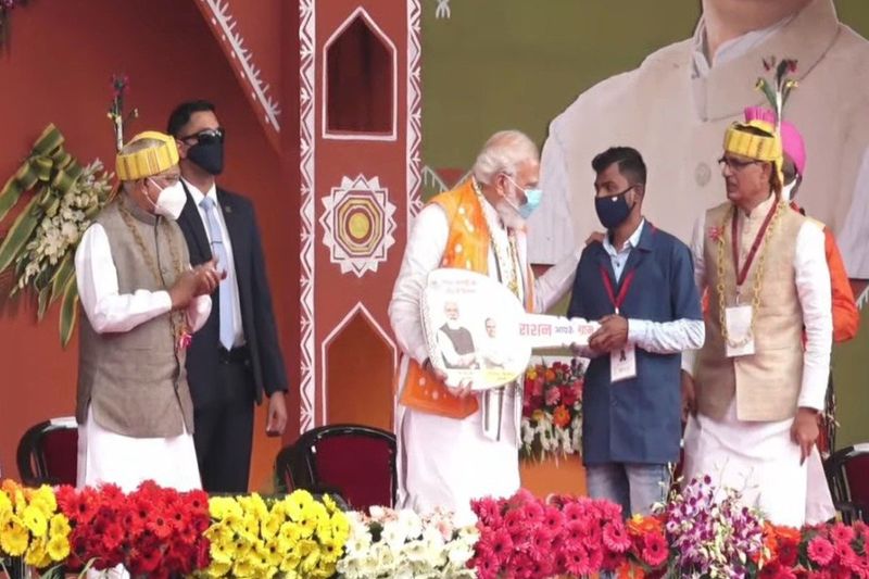 madhya pradesh, pm narendra modi in bhopal attend janjatiya gaurav divas jamburi maidan, grand welcome stb