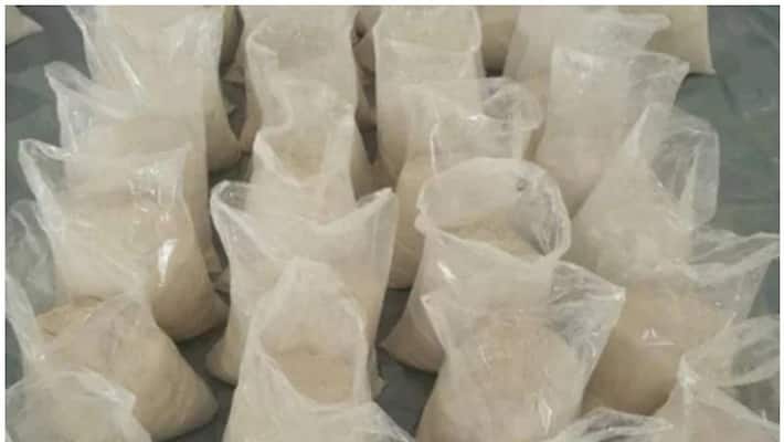 Gujarat ATS seizes 120 kg of heroin worth Rs 600 crore Gujarat ATS seizes 120 kg of heroin worth Rs 600 crore