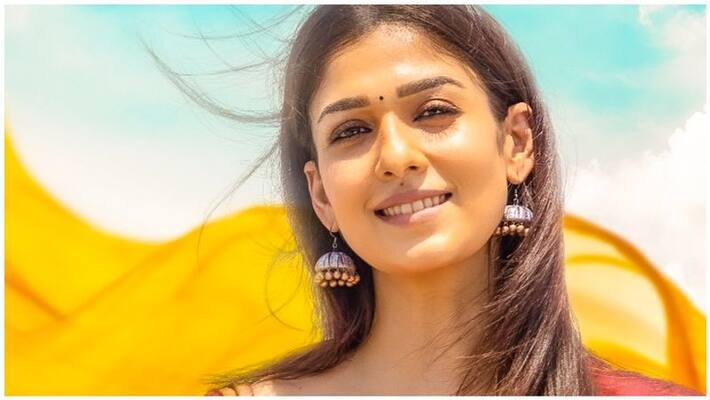 kaathu vaakula rendu kaadhal nayanthara look released kaathu vaakula rendu kaadhal nayanthara look released