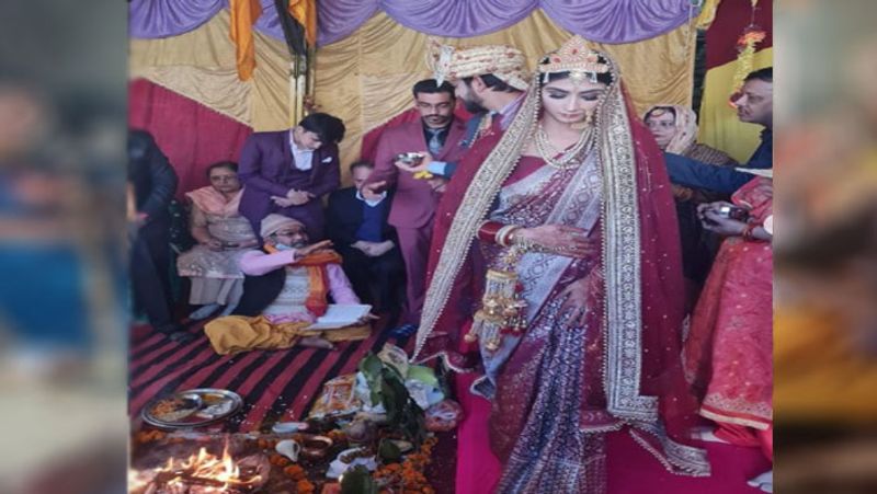 Swaragini fame actress nikita sharma tie a knot with rohandeep singh in temple uttarakhand NTP