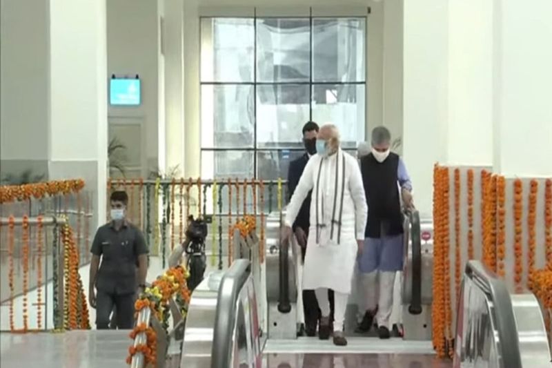 madhya pradesh, PM Narendra Modi in Bhopal, inaugrates rani kamlapati railway station stb